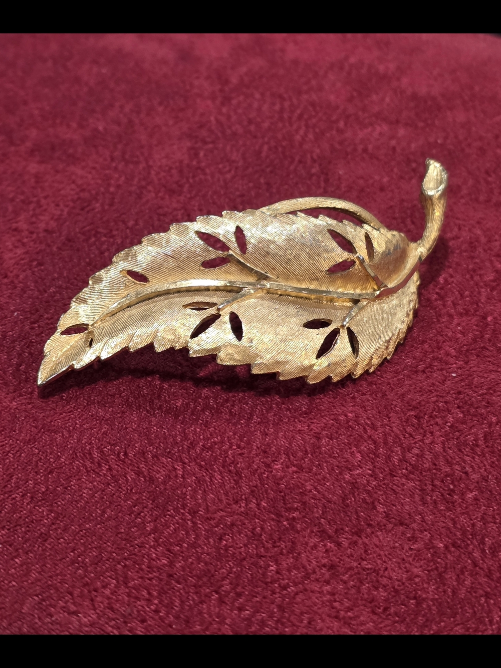 Vintage B.S.K. Signed Gold-tone Leaf Motif Brooch